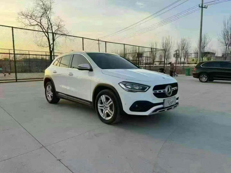 徐州21年奔驰GLA2