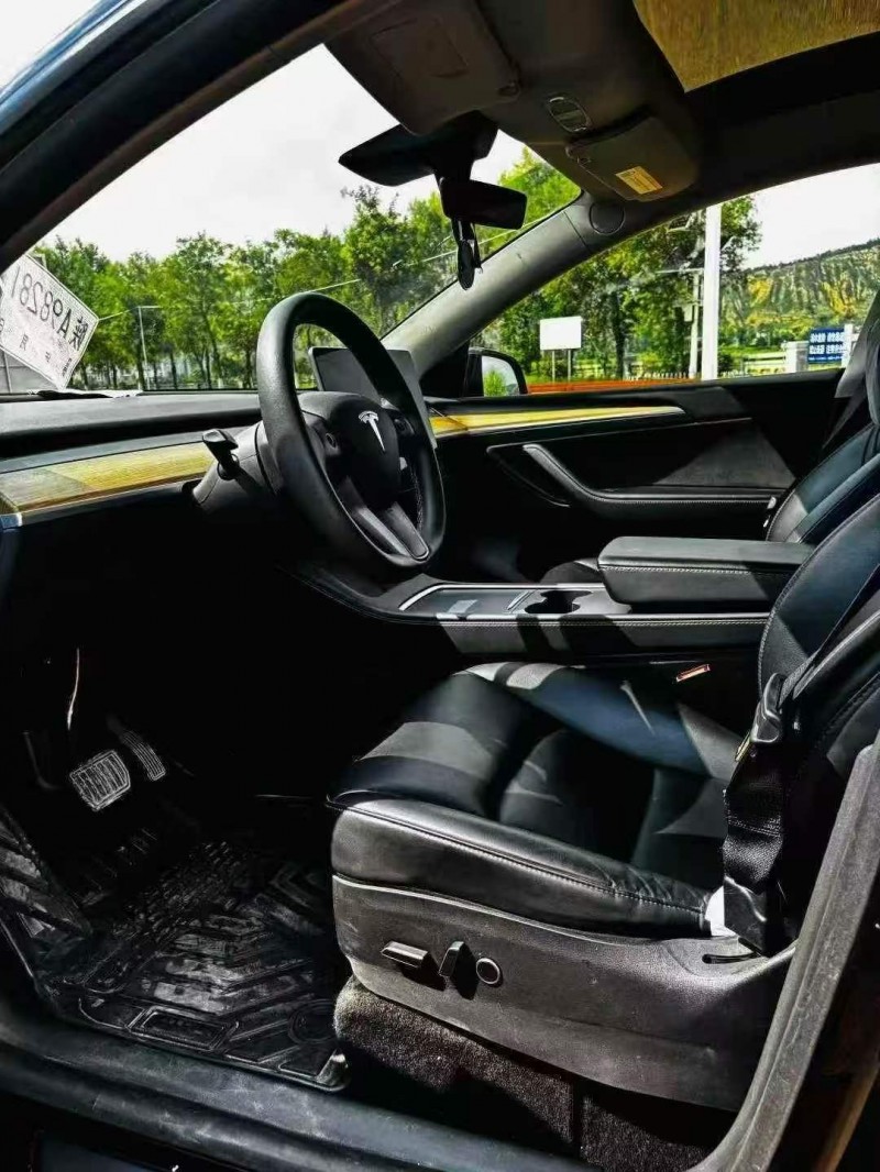 平凉22年特斯拉MODEL Y5
