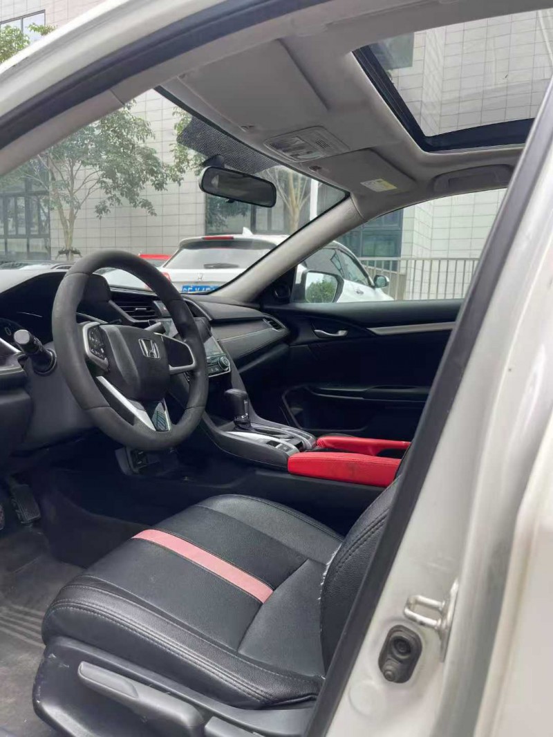 佛山17年本田思域5