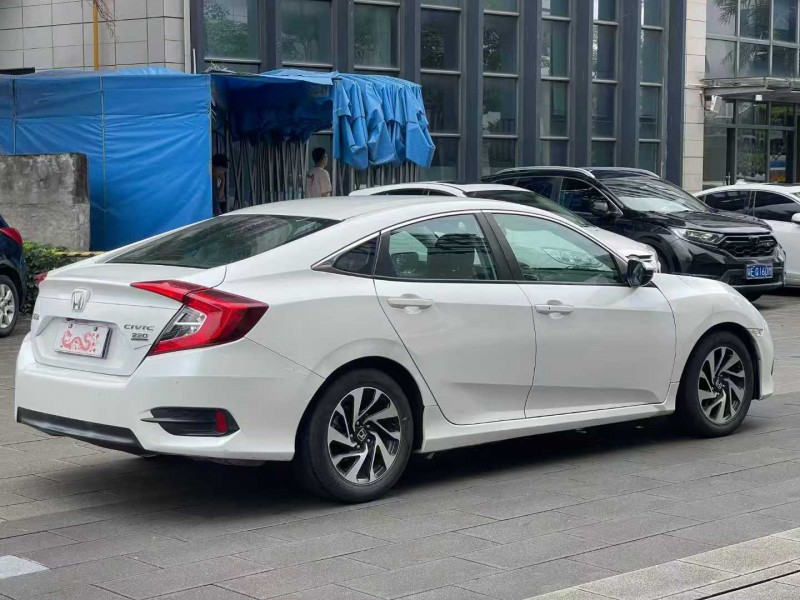 佛山17年本田思域8