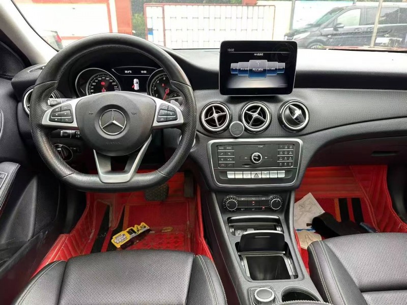 淄博19年奔驰GLA6