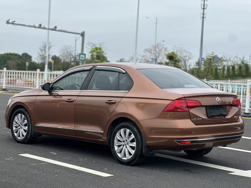 汕頭18年大眾寶來7