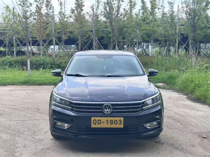 青島17年大眾帕薩特1