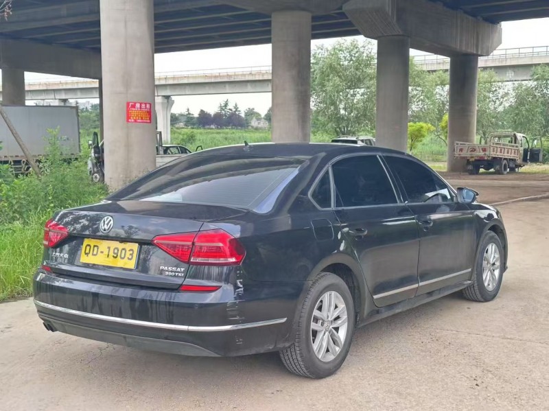 青島17年大眾帕薩特8