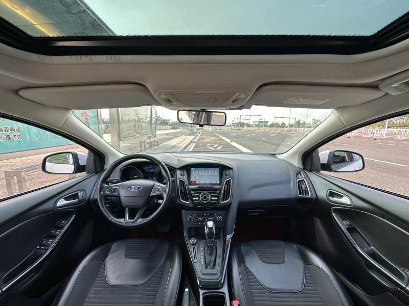 汕头16年福特福克斯5