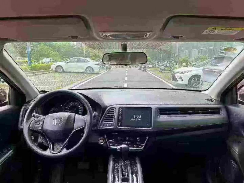 深圳22年本田缤智4