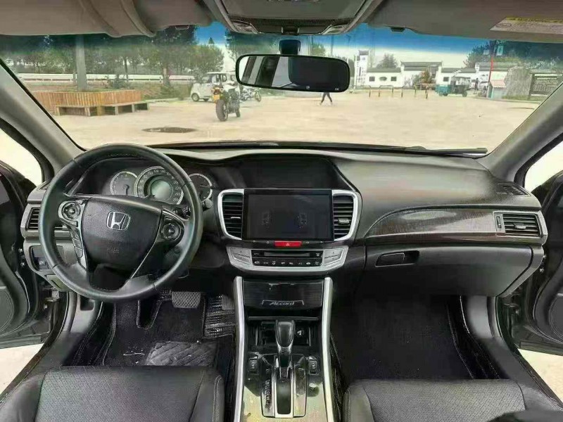 徐州14年本田雅阁4