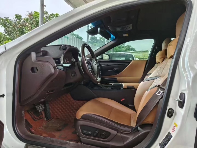 佛山19年雷克萨斯ES3