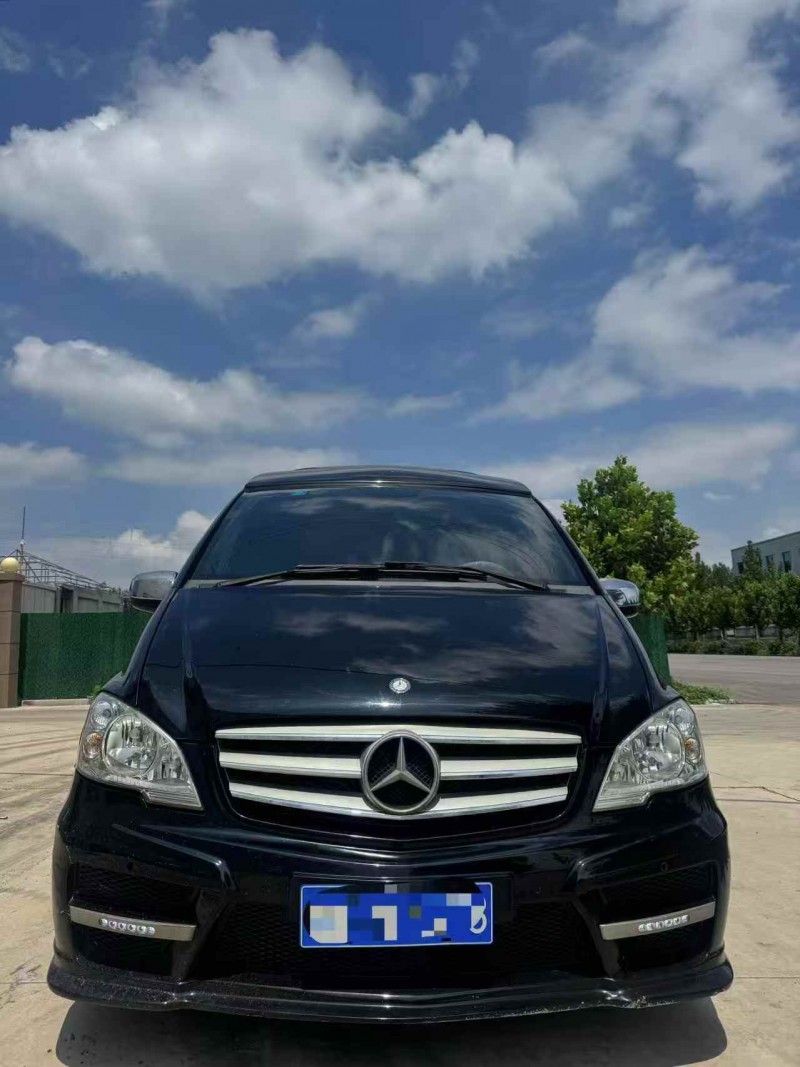 济宁16年奔驰威霆1