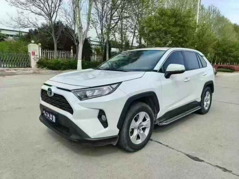 郑州22年丰田RAV42