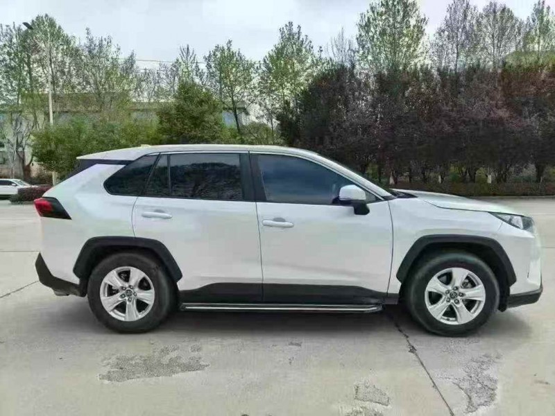 郑州22年丰田RAV43