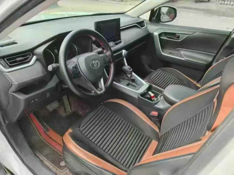 郑州22年丰田RAV45