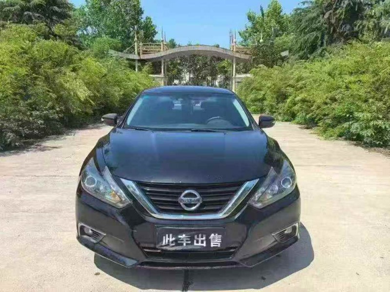 新鄉17年日產天籟1