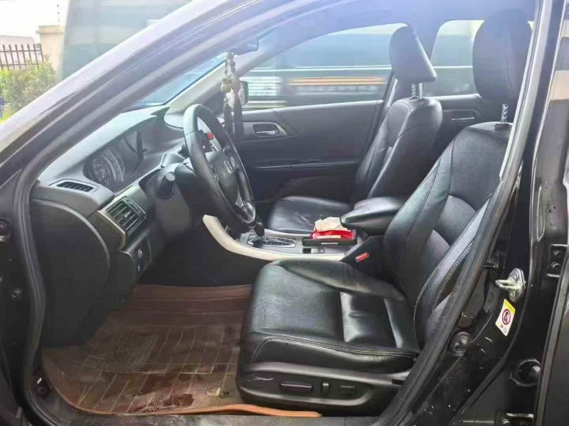 连云港15年本田雅阁5