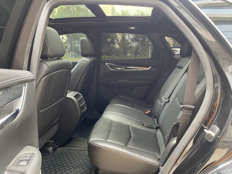 濟寧20年凱迪拉克XT56