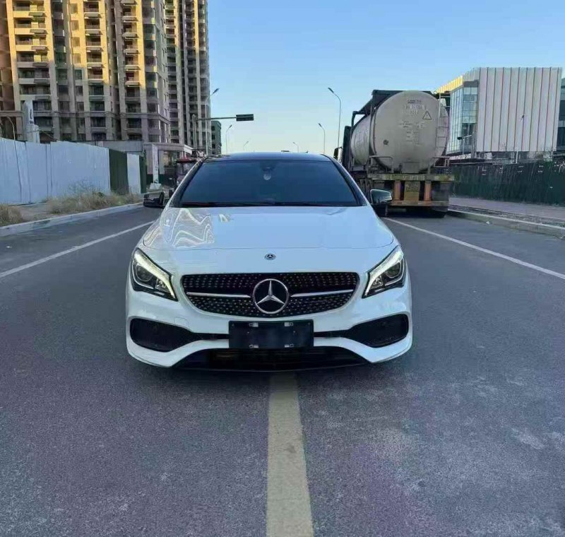 济宁17年奔驰CLA1