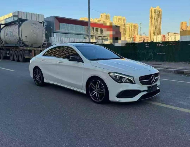 济宁17年奔驰CLA2