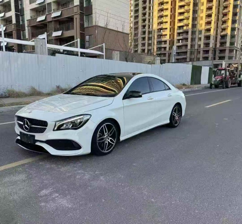 济宁17年奔驰CLA3