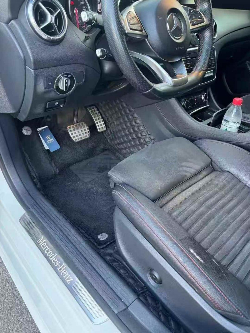 济宁17年奔驰CLA5