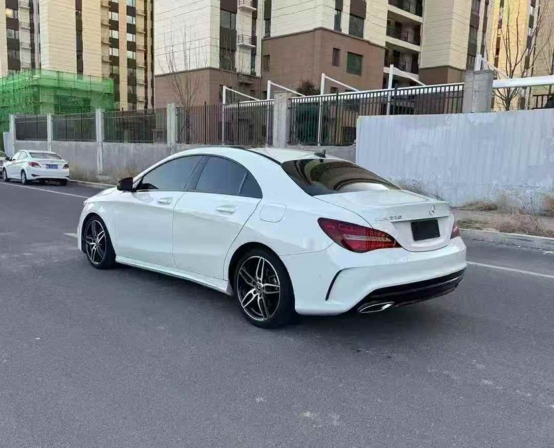 济宁17年奔驰CLA8