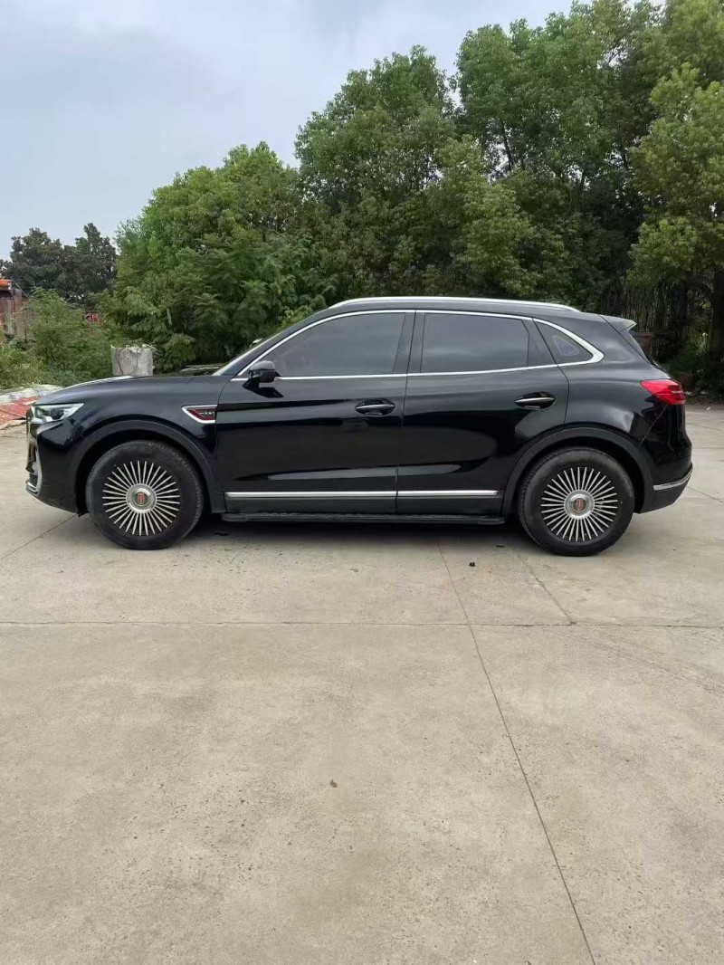 襄阳23年红旗HS56