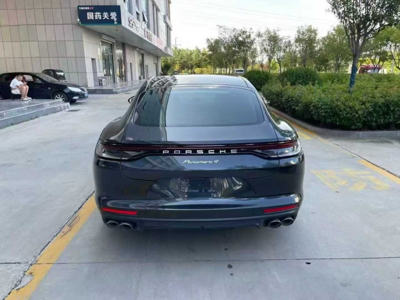 濟寧21年保時捷帕拉梅拉9