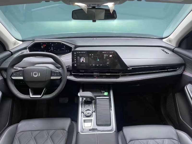 成都25年长安汽车启源5