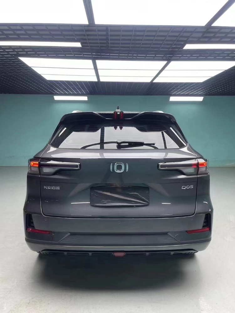 成都25年长安汽车启源8