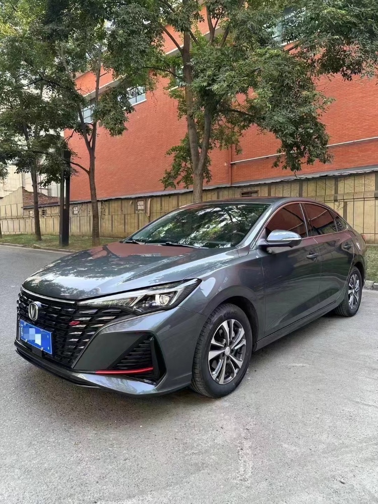 成都24年长安汽车逸动3