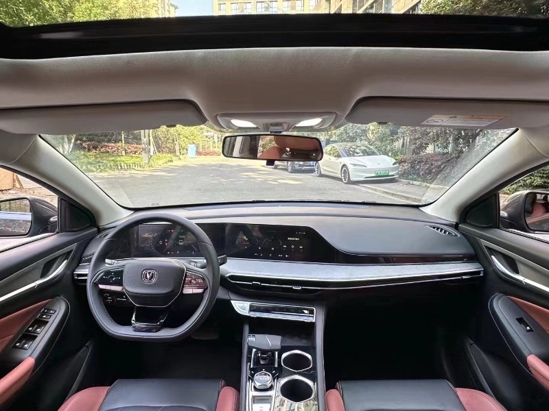 成都24年长安汽车逸动5