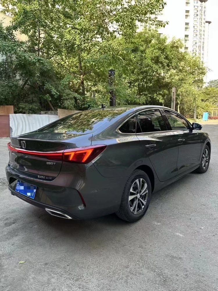 成都24年长安汽车逸动9