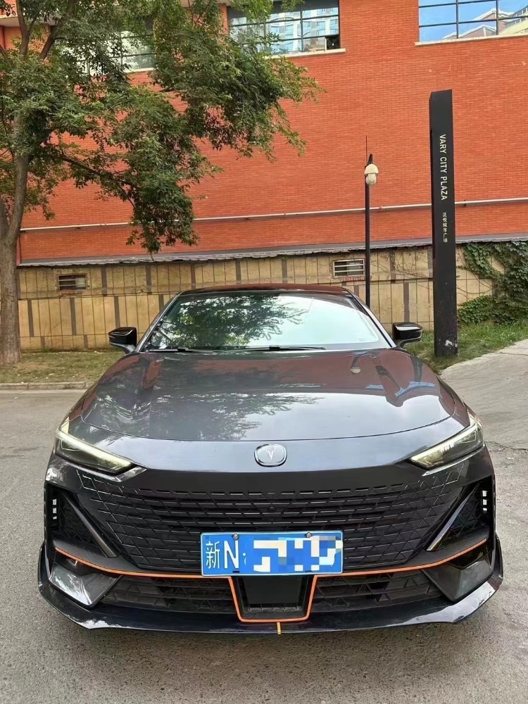 成都24年长安汽车UNI1