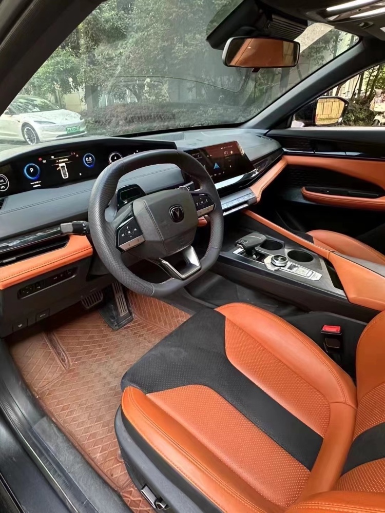 成都24年长安汽车UNI4