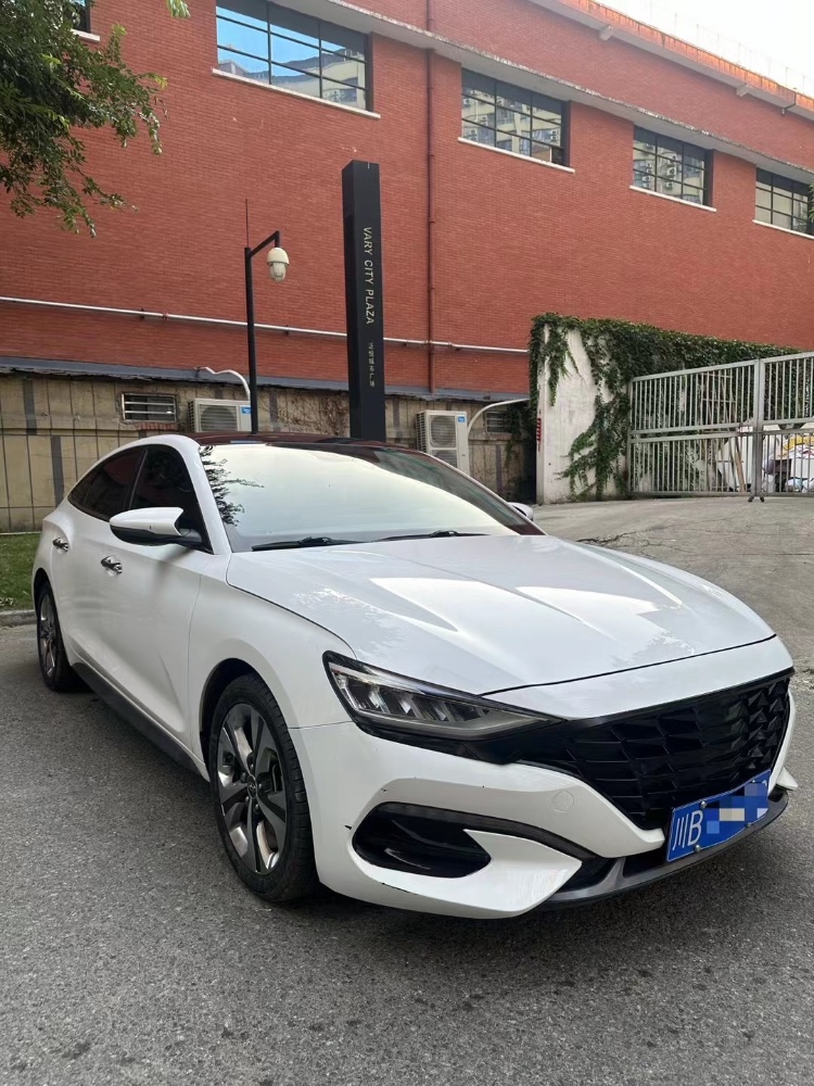 成都20年現代菲斯塔2