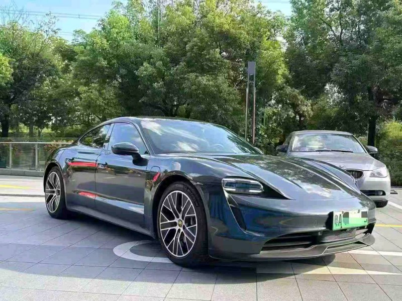 深圳22年保時捷Taycan3