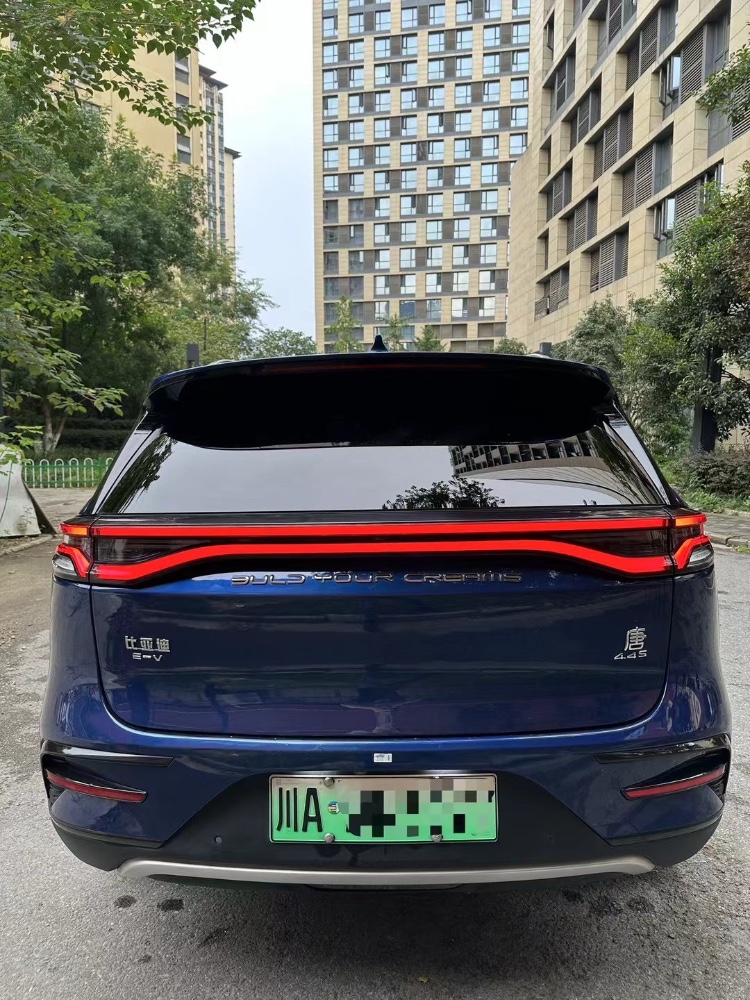 成都22年比亞迪唐8