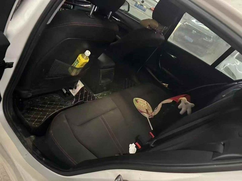 廣州19年寶馬1系3