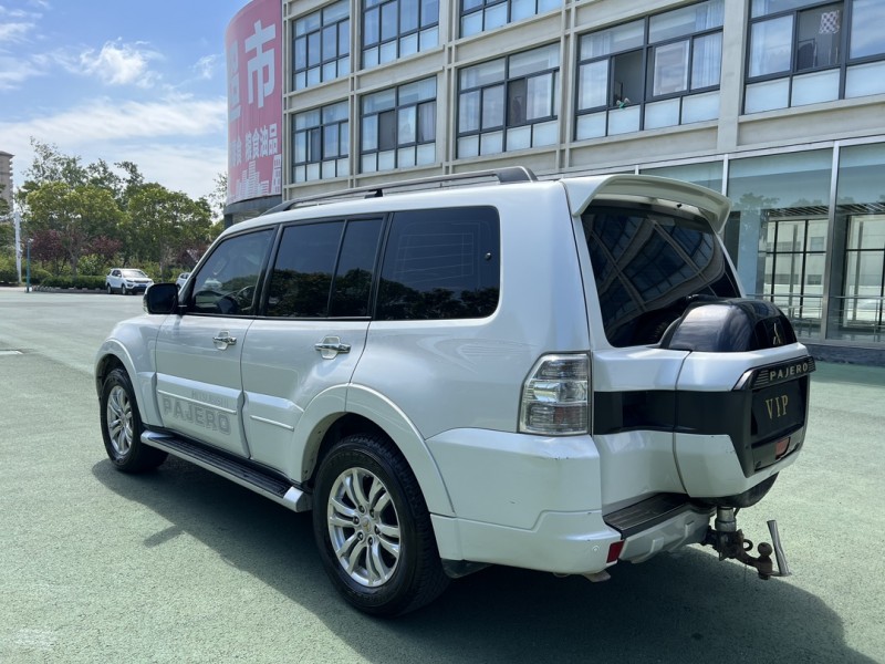 鹽城18年三菱帕杰羅8