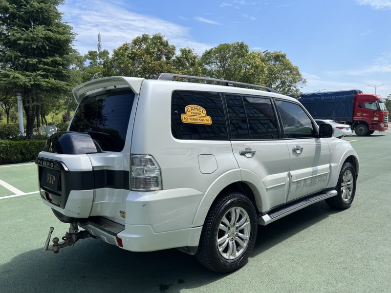 鹽城18年三菱帕杰羅9