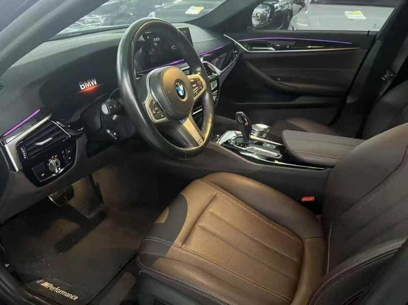 廣州19年寶馬5系4