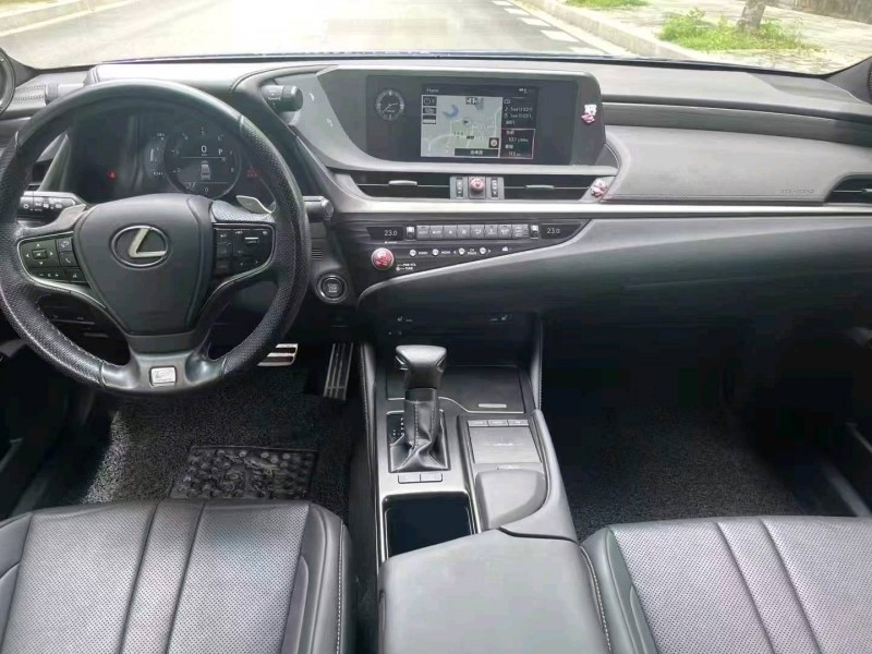 廣州20年雷克薩斯ES5