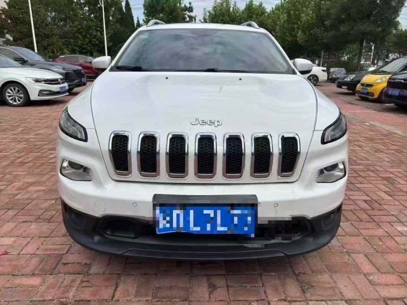 淄博17年Jeep自由光1