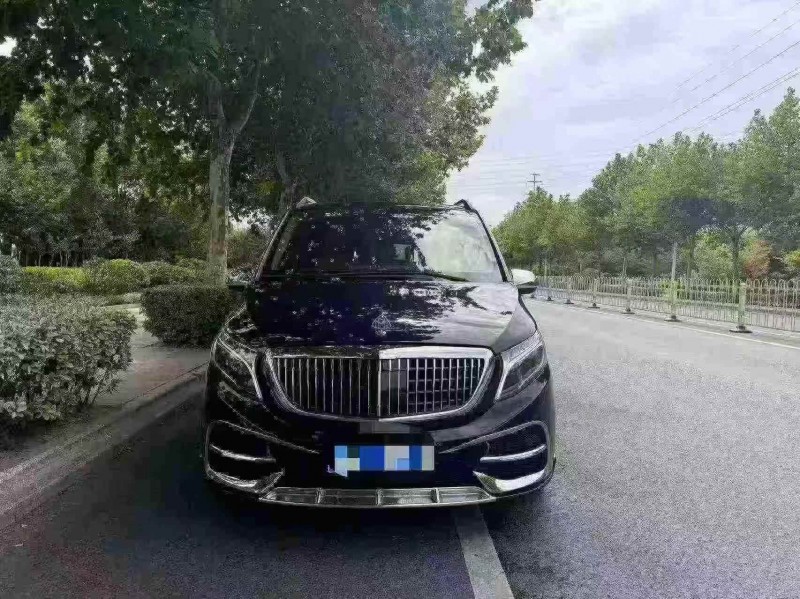 青岛19年奔驰METRIS1