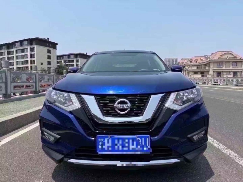 淄博18年日產奇駿1