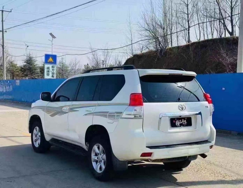 青島13年豐田普拉多4