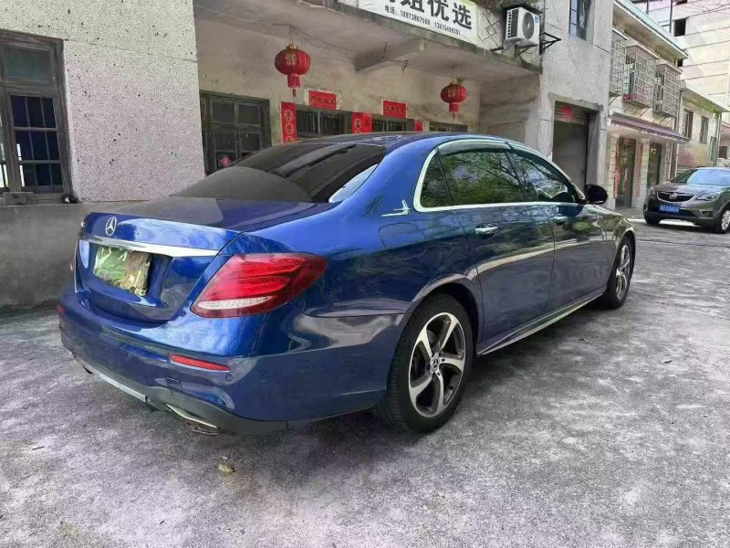 张家界19年奔驰E7