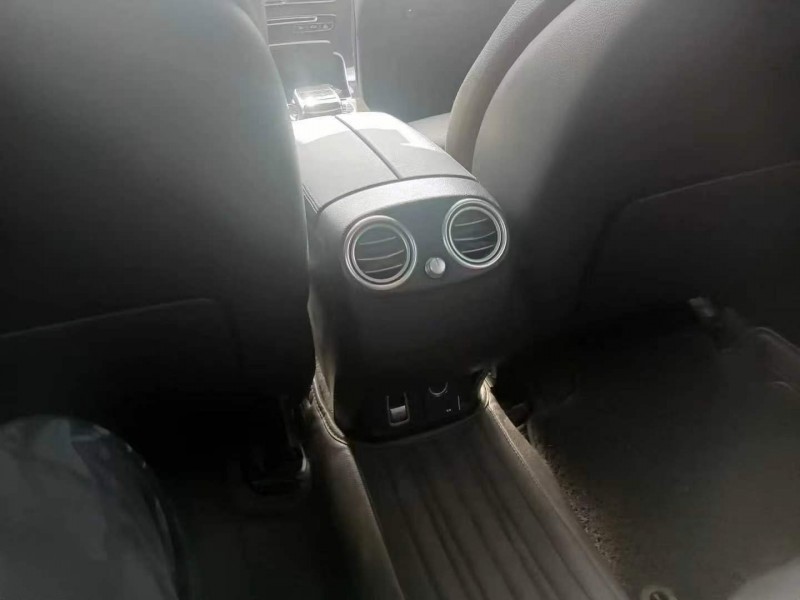 济宁19年奔驰GLC6