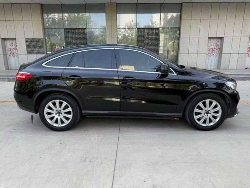 济宁17年奔驰GLE8