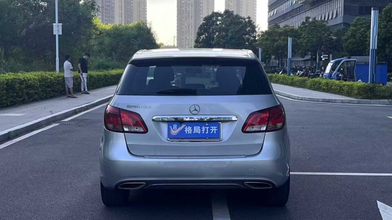 东莞16年奔驰B9