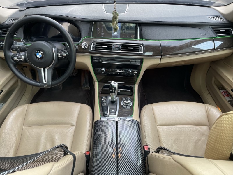 青島10年寶馬7系7